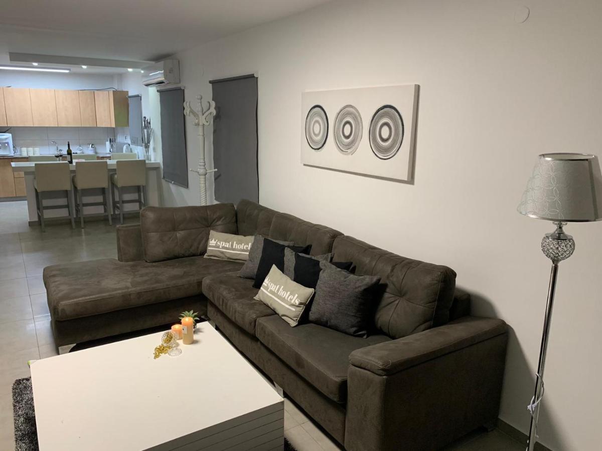 Apartmán דירת 5 חדרים מול הים Bat Jam Exteriér fotografie